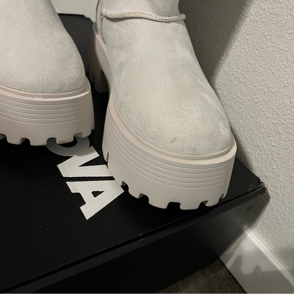 Fashion Nova White Winter Rain Boots with Chunky Sole - Picture 4 of 5